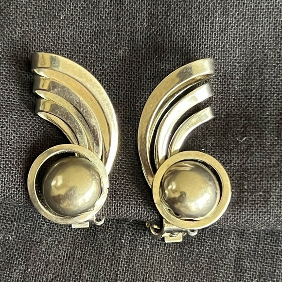 Vintage Silver Earrings - Picture 7 of 9